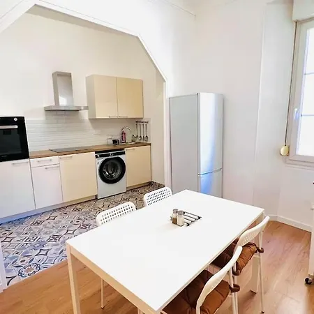 Joli T2 A Noailles Entre Le Vieux-port Et La Plaine Marseille